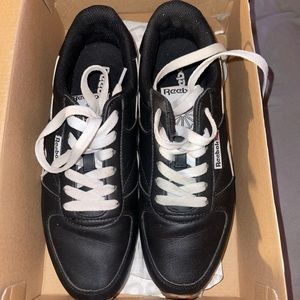 Classic men’s Reebok shoes 8.5